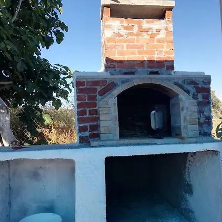Meyve Bahceli Kirmizi Ev Semesterbostad Ovacik (Cesme)