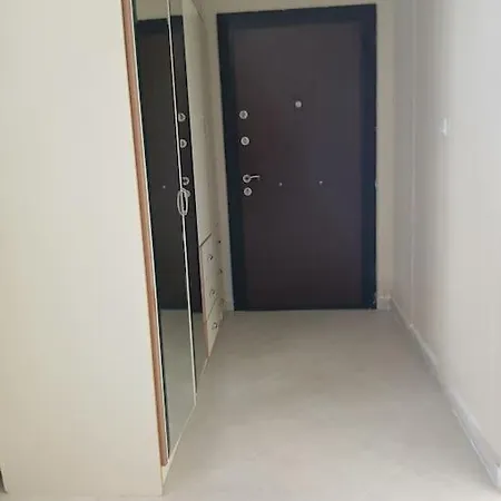 Semesterbostad Meyve Bahceli Kirmizi Ev *