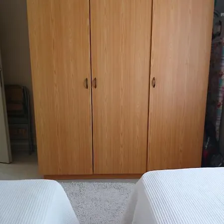 Semesterbostad Meyve Bahceli Kirmizi Ev